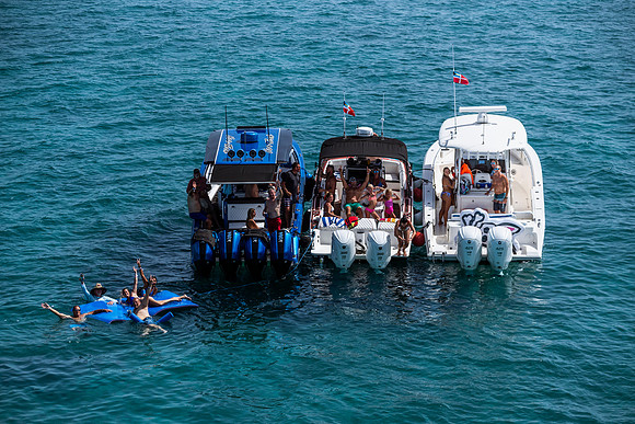 bahamas-fast-boats-poker-run-2025-tom-leigh-8048
