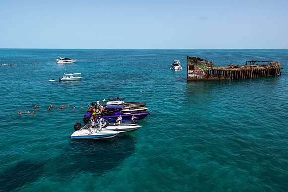 bahamas-fast-boats-poker-run-2025-tom-leigh-9668