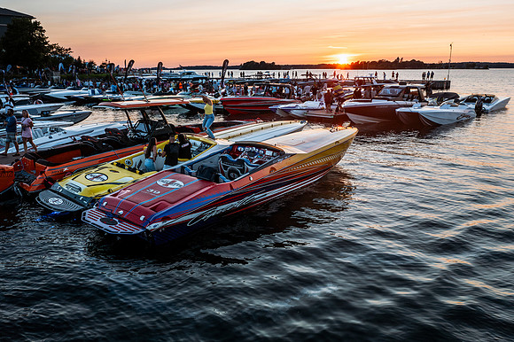 1000-islands-poker-run-2024-tom-leigh-0329-Enhanced-NR