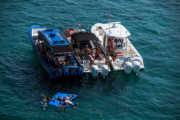 bahamas-fast-boats-poker-run-2025-tom-leigh-8019