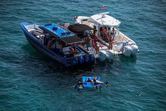 bahamas-fast-boats-poker-run-2025-tom-leigh-8015